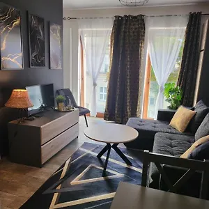 https://moon-apartments.poznan-hotels.com