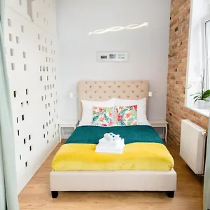 https://bliss-apartments.poznan-hotels.com